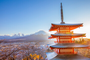 Wall Mural - Wonderful Chureito Pagoda with fantastic view on mount Fuji. Impressive and magnificent view on mount Fuji in Japan.