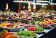 Catering con Varietà di Carni e Frutta in un Ristorante