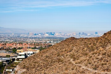 Wall Mural - 4K Panoramic View: Las Vegas Valley at Dusk