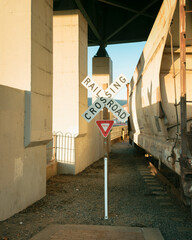 Canvas Print - Railroad crossing sign in Cumberland, Maryland