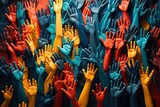 Fototapeta  - widok kolorowych rąk i wystawionych dloni tłumu