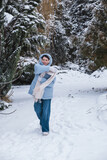 Fototapeta Desenie - portrait of the woman get frozen outdoors at cold winter day