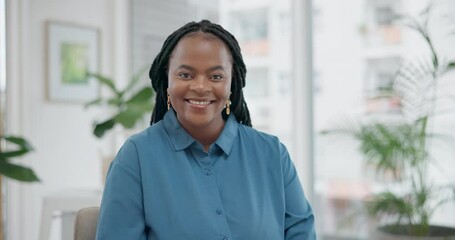 Aufkleber - Black woman, manager and smile on face in office or excited for entrepreneurship or work. African, portrait and person in workspace with happiness, confidence and entrepreneur with pride in startup