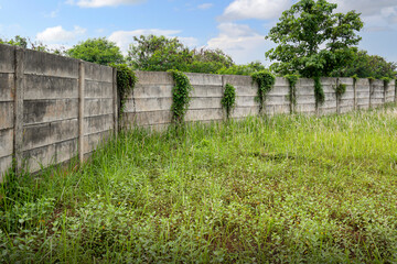 Canvas Print - Concrete wall block on the field