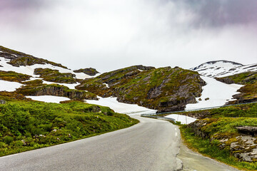 Canvas Print - The road to the palace