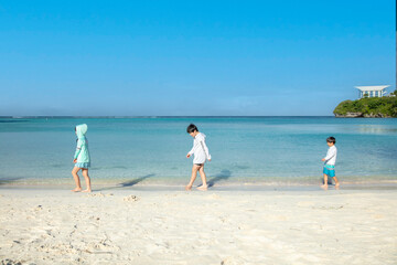 Sticker - 南国ビーチと子ども　Tropical beach and children