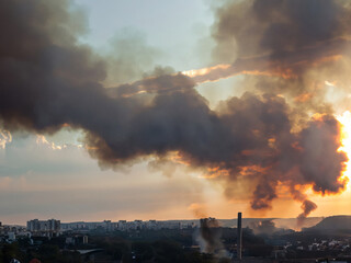 smoke in the sky, sunsey with pollution