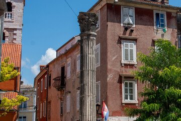 Wall Mural - Petra-Zoranića-Square (Trg Petra Zoranica) and Roman column (Rzymska kolumna) Zadar in the state of Zadar Croatia
