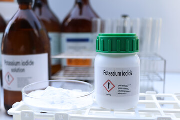 Canvas Print - Potassium iodide in chemical container , chemical in the laboratory and industry