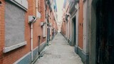 Fototapeta Fototapeta uliczki - narrow street nongtang in shanghai city China