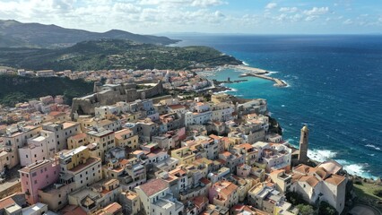 Wall Mural - survol de la Sardaigne en Italie vers Castelsardo	