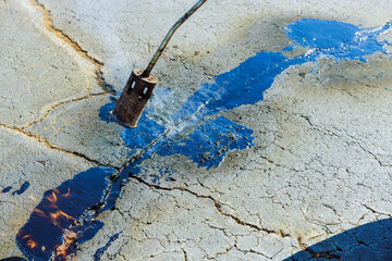 in order to repair asphalt cracks with bitumen emulsion joint seal restorer, crack liquid joint seal