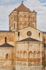 Wall Mural - Romanesque and gothic church. Colegiata de Toro. Castilla León, Spain