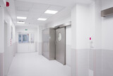 Fototapeta Pomosty - Zupełnie nowy wnętrze korytarza w szpitalu/klinice, wyposażony w nowe meble