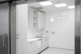Fototapeta Pomosty - Zupełnie nowy gabinet medyczny w szpitalu/klinice, wyposażony w nowe meble