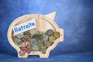 Sticker - argent euros monnaie epargne BCE finances financier banque bancaire piece change tirelire cochon porcelet retraite