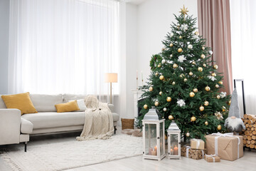 Poster - Christmas tree in furnished living room. Festive interior design