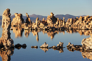 Wall Mural - Magic sunset on Mono lake