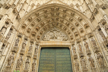 Wall Mural - sevilla pórtico puerta de la catedral entrada metal bronce 4M0A5261-as24