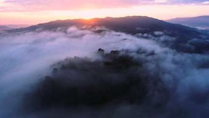 Canvas Print - Aerial shot of majestic sunrise in the mountains