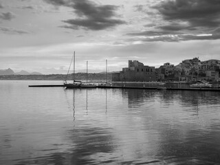 Wall Mural - Il porto di Castellammare del Golfo al tramonto