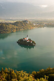 Fototapeta Nowy Jork - Sonnenaufgang am Bleder See, Slowenien
