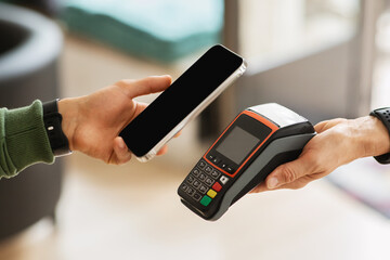 Aufkleber - Customer using mobile bank app for payment at cafe
