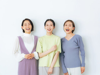 Poster - ナチュラルカラーファッションのミドル女性グループ