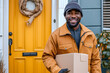 Berufliche Hingabe: Ein Postbote, auch als Paketlieferant bekannt, präsentiert stolz eine zuverlässige Zustellung, ein Blick in den Alltag des engagierten Lieferdienstes.