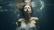 Portrait einer Frau mit geschlossenen Augen unter leicht trübem Wasser. Lichtreflexe an der Oberfläche. Konzept: Entrückung und Gefühlstiefe. Surreale Illustration in kühlen Farben