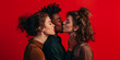 Love Triangle | Polyamores Paar küsst zu dritt