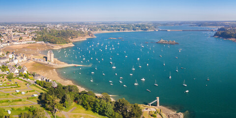 Wall Mural - Panorama aérien du littoral au dessus de Saint Servan sur Mer en Bretagne, commune de saint malo, en ille et vilaine au dessus de la Rance et des bateaux de plaisance