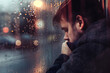 Melancholie im Regen: Mann in der Trostlosigkeit eines regnerischen Tages