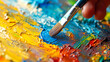 Farbpinsel auf buntem Hintergrund. Freude am Kunst und Malen. 