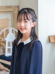 Poster - 制服を着た女の子のポートレート