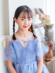 Poster - ドレスを着た女の子のポートレート