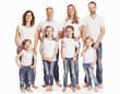 © Stefanie - Studioportrait Gruppe Familien barfuss in Jeans