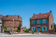 © Jürgen Wackenhut - Gebäudeensemble mit dem sogenannten Runden Turm als Teil des ehemaligen Schlosses in Wasselonne. Department Bas-Rhin in der Region Elsass in Frankreich