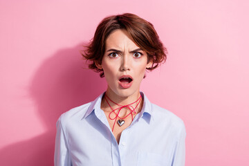 Poster - Portrait of offended confused girl with bob hairstyle wear blue stylish blouse staring open mouth isolated on pink color background