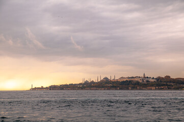 Poster - The setting sun over Topkapi Palace. Istanbul Türkiye.