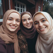 © DALU11 - Muslim friends selfie.