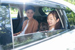 © miya227 - 親娘　3人家族　自動車