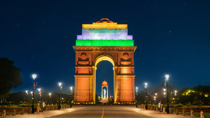 Wall Mural - Night View of The India Gate, a war memorial located at Kartavya Path, New Delhi, India