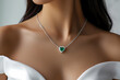 © godex - heart Emerald and silver chain necklace that is easy to match