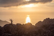 Malerischer Sonnenuntergang am Golf von Porto, Korsika, Frankreich