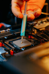 Poster - Applying thermal paste to a computer processor