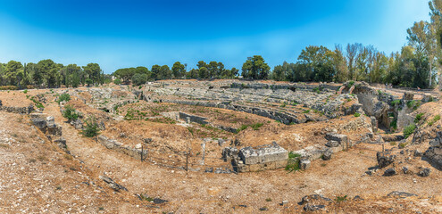 Canvas Print - Scenic view of the Roman amphitheatre of Syracuse, Sicily, Italy