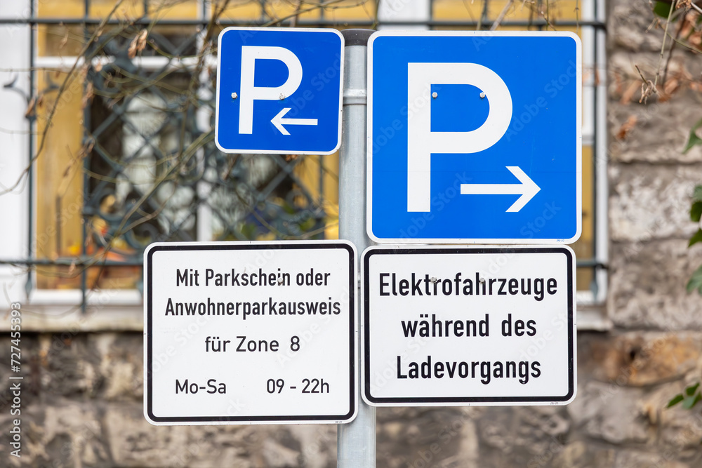 Was Kostet Parken Ohne Anwohnerausweis stock.adobe.com