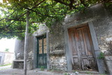 Fototapeta  - Stary dom.Ruiny,Stare drzwi.