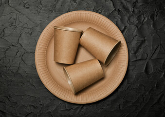 Wall Mural - Disposable brown paper plate and coffee cups